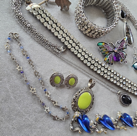 Vintage Jewelry Lot #3 - Picture 3 of 6